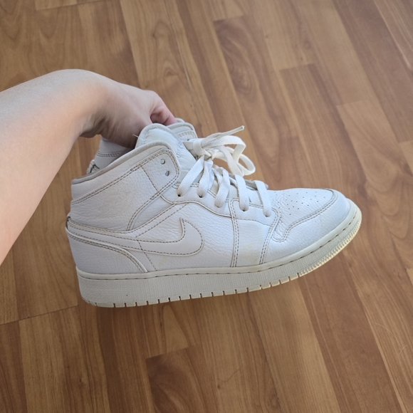 Nike Shoes - Nike Air Force 1 Mid